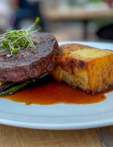 Gourmet steak with root vegetables and sauce