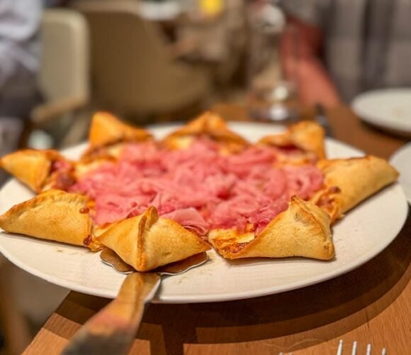 Pizza at Onda on the Norwegian Spirit